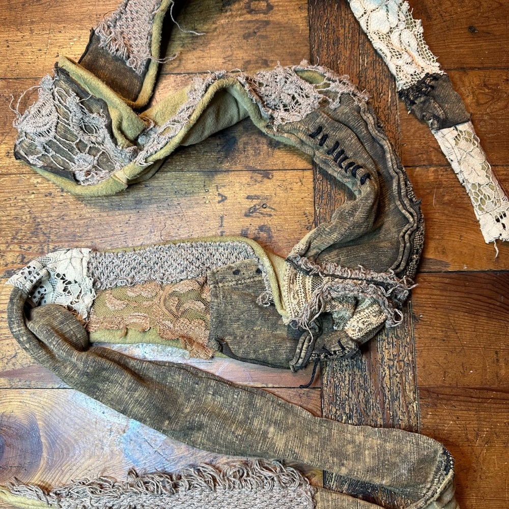 "LIKE" this listing to be notified of new listings <3 - Picture 7 of 12